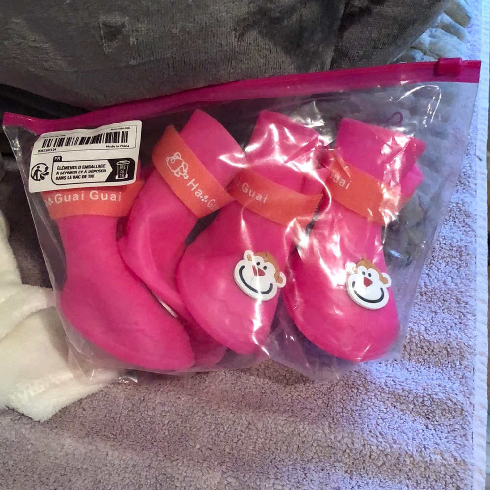 NWT - Pink monkey Dog rain boots- size xxl